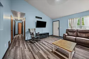 906 Lilly Ct, La Porte, IN 46350 - Photo 7