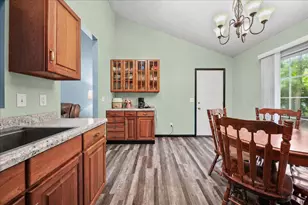 906 Lilly Ct, La Porte, IN 46350 - Photo 5