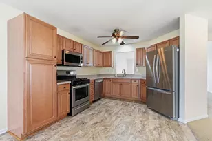 398 Golden Oak Dr, Crown Point, IN 46307 - Photo 3