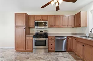 398 Golden Oak Dr, Crown Point, IN 46307 - Photo 5