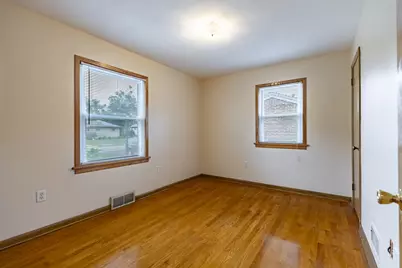 8336 Schreiber Drive, Munster, IN 46321 - Photo 23