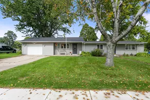 529 W Elm St, New Carlisle, IN 46552 - Photo 1