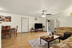 2039 W 75th Pl, Merrillville, IN 46410 - Photo 9