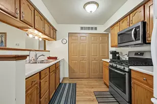 2039 W 75th Pl, Merrillville, IN 46410 - Photo 13