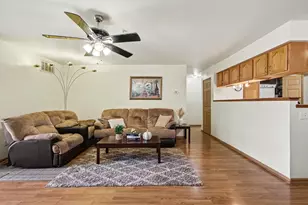 2039 W 75th Pl, Merrillville, IN 46410 - Photo 7