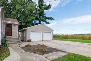 1076 S 500 E, Kouts, IN 46347 - Photo 5
