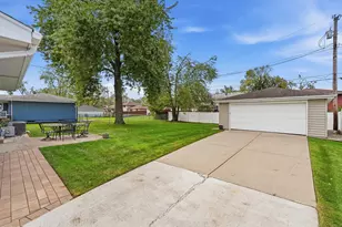 8504 Forest Ave, Munster, IN 46321 - Photo 23