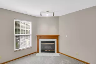 967 Misty Glen Dr, Valparaiso, IN 46385 - Photo 9
