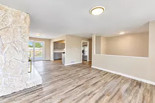 952 Hanover Ln, Dyer, IN 46311 - Photo 5
