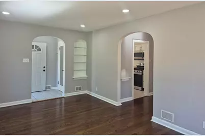 561 W Taft Street, Gary, IN 46404 - Photo 3