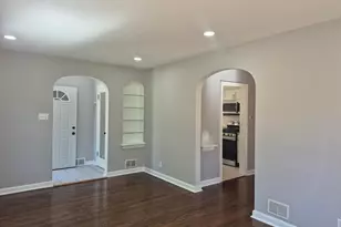 561 W Taft St, Gary, IN 46404 - Photo 3