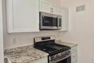 561 W Taft St, Gary, IN 46404 - Photo 7