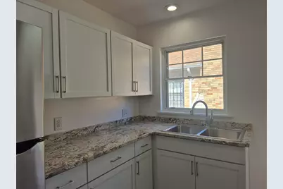 561 W Taft Street, Gary, IN 46404 - Photo 5