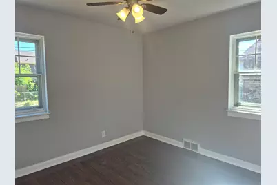 561 W Taft Street, Gary, IN 46404 - Photo 13