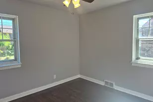 561 W Taft St, Gary, IN 46404 - Photo 13