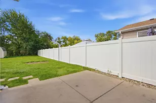 7650 Harrison St, Merrillville, IN 46410 - Photo 27