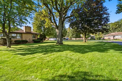 9181 W Springhill Drive, Saint John, IN 46373 - Photo 5
