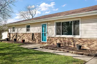 9542 Roosevelt Pl, Crown Point, IN 46307 - Photo 1