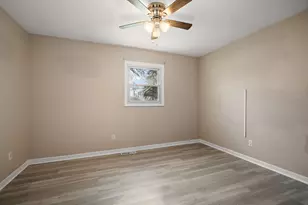 9542 Roosevelt Pl, Crown Point, IN 46307 - Photo 13