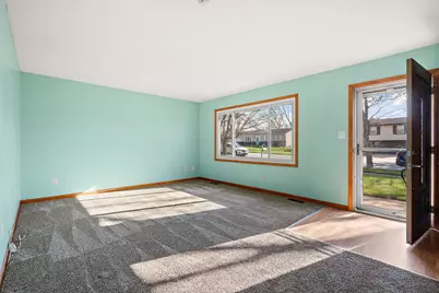 9542 Roosevelt Place, Crown Point, IN 46307 - Photo 7