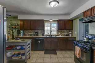 5560 Van Buren St, Merrillville, IN 46410 - Photo 9