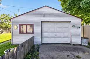 2732 Duluth St, Highland, IN 46322 - Photo 11