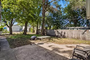 7530 White Oak Ave, Hammond, IN 46324 - Photo 7
