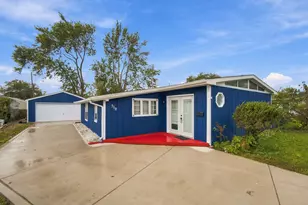 518 Avalon Dr, Dyer, IN 46311 - Photo 1