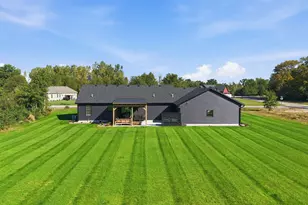 1611 Ole Buck Rd, Wheatfield, IN 46392 - Photo 3