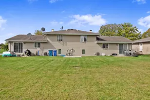 9627 Johnson Pl, Crown Point, IN 46307 - Photo 17