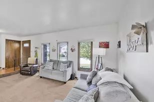 9627 Johnson Pl, Crown Point, IN 46307 - Photo 3