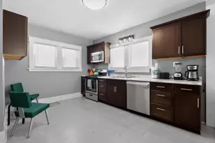 410 N Carroll Ave, Michigan City, IN 46360 - Photo 11