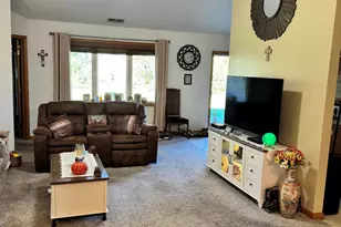 6870 Avocet Cir, Hobart, IN 46342 - Photo 3