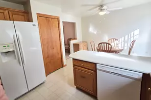 11538 Homestead Village Ct, Saint John, IN 46373 - Photo 11