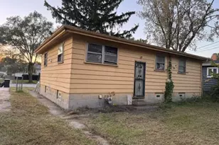 571 Dallas St, Gary, IN 46406 - Photo 5