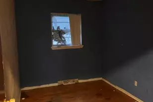 571 Dallas St, Gary, IN 46406 - Photo 9