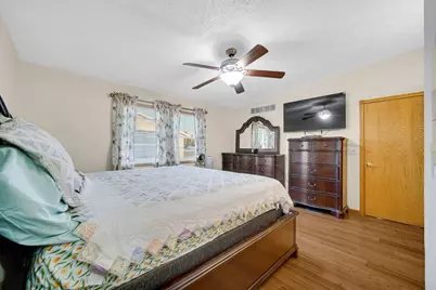 7355 Kestrel Street, Hobart, IN 46342 - Photo 11