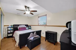 7355 Kestrel St, Hobart, IN 46342 - Photo 15