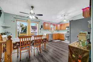 7355 Kestrel St, Hobart, IN 46342 - Photo 9