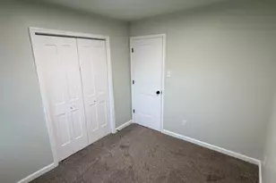 394 Sandalwood Dr, Valparaiso, IN 46385 - Photo 5