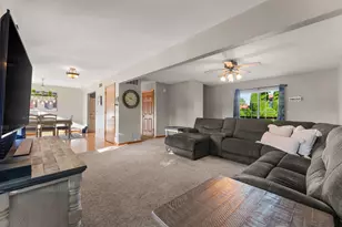 1671 Ruby Ct, Hobart, IN 46342 - Photo 3