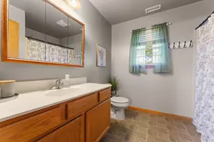 1671 Ruby Ct, Hobart, IN 46342 - Photo 17