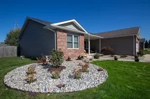 261 Honey Locust Ct, Valparaiso, IN 46385 - Photo 3