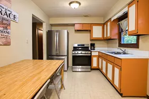 311 W 40th Ln, Griffith, IN 46319 - Photo 3