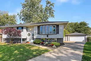 9120 Prairie Ave, Highland, IN 46322 - Photo 1