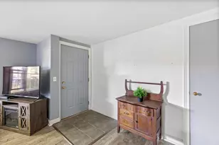1042 S Marquette St, La Porte, IN 46350 - Photo 9