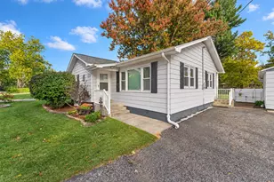402 W Daumer Rd, Kouts, IN 46347 - Photo 3