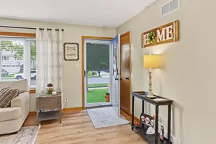 903 Tyler Ave, Dyer, IN 46311 - Photo 7