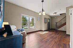 133 N Summerfield Dr, Valparaiso, IN 46385 - Photo 5