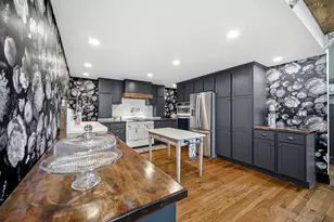 2497 Pike St, Lake Station, IN 46405 - Photo 9